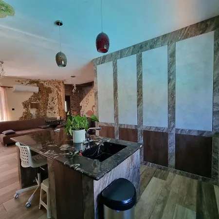 Mosaic By The Sea Protarász